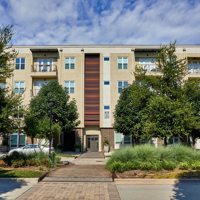 Exterior of the Standard at Cityline apartments in Richardson, TX