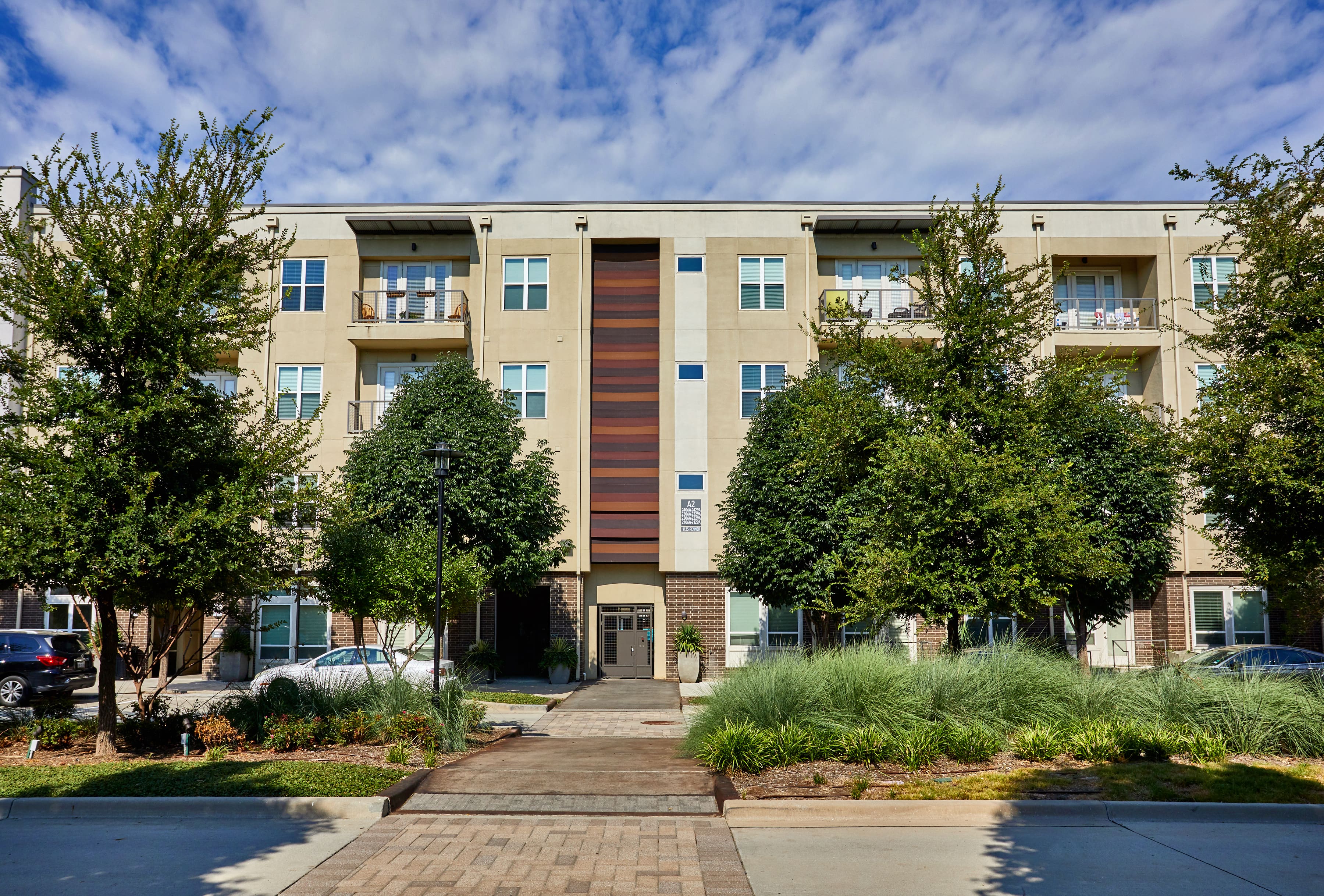 Exterior of the Standard at Cityline apartments in Richardson, TX