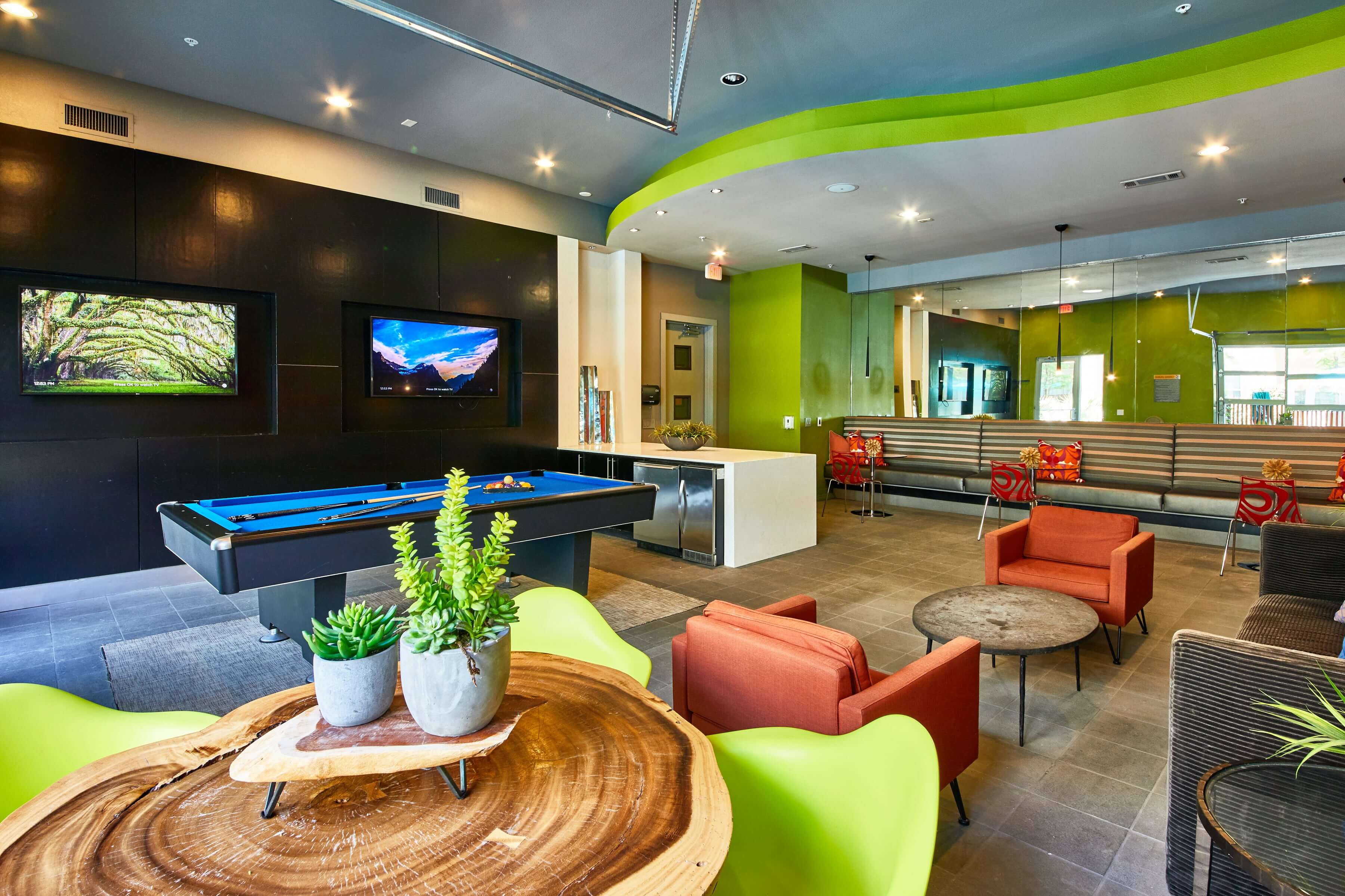 Resident lounge area at the Standard at Cityline apartments in Richardson